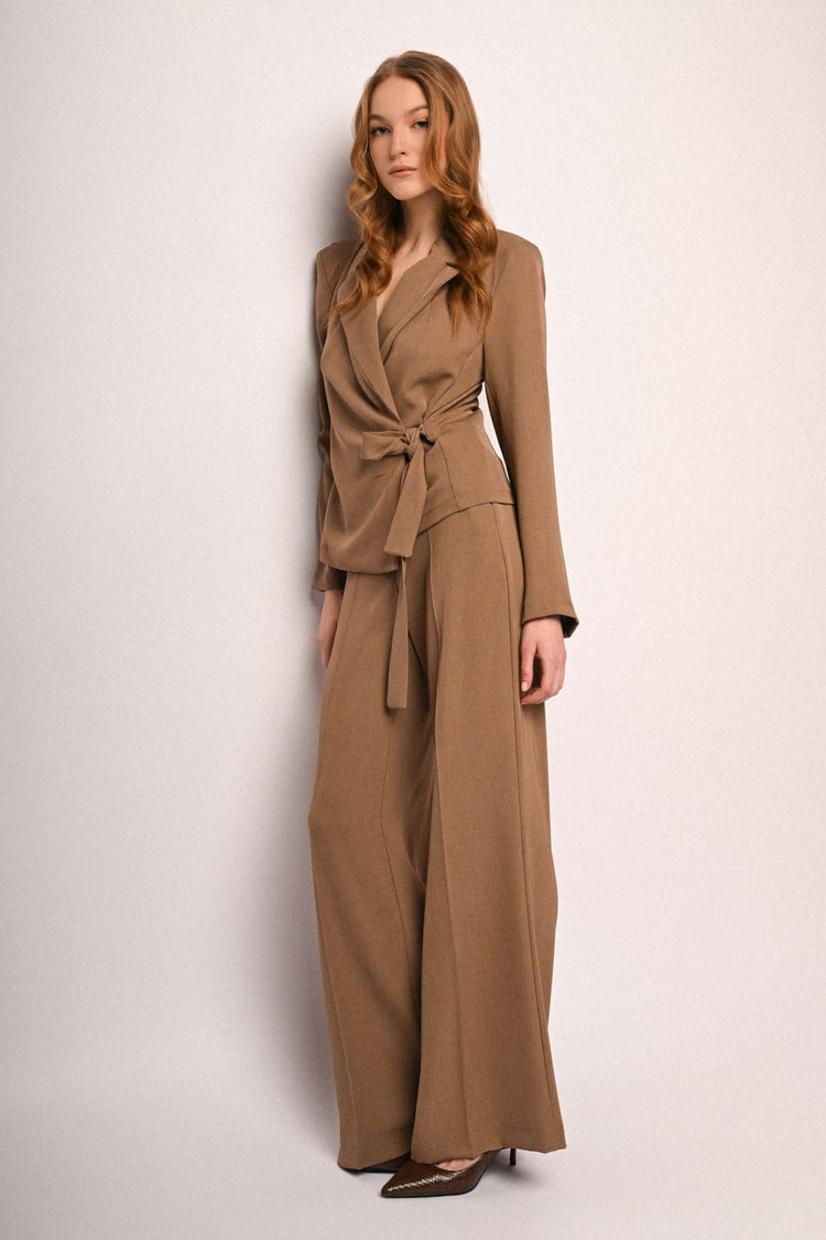 Pantaloni palazzo con piega stirata