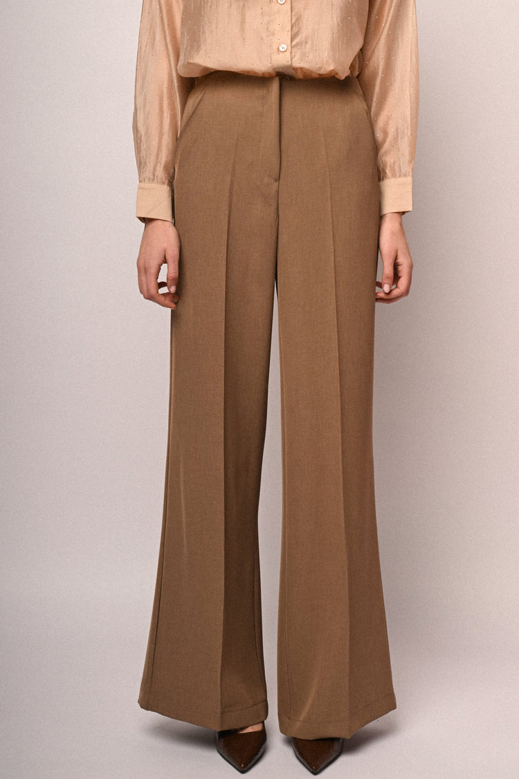 Pantaloni palazzo con piega stirata