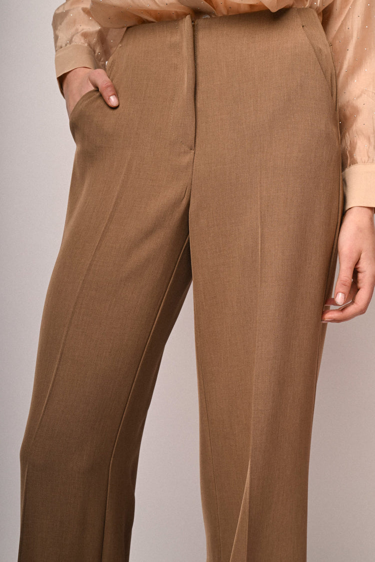 Pantaloni palazzo con piega stirata