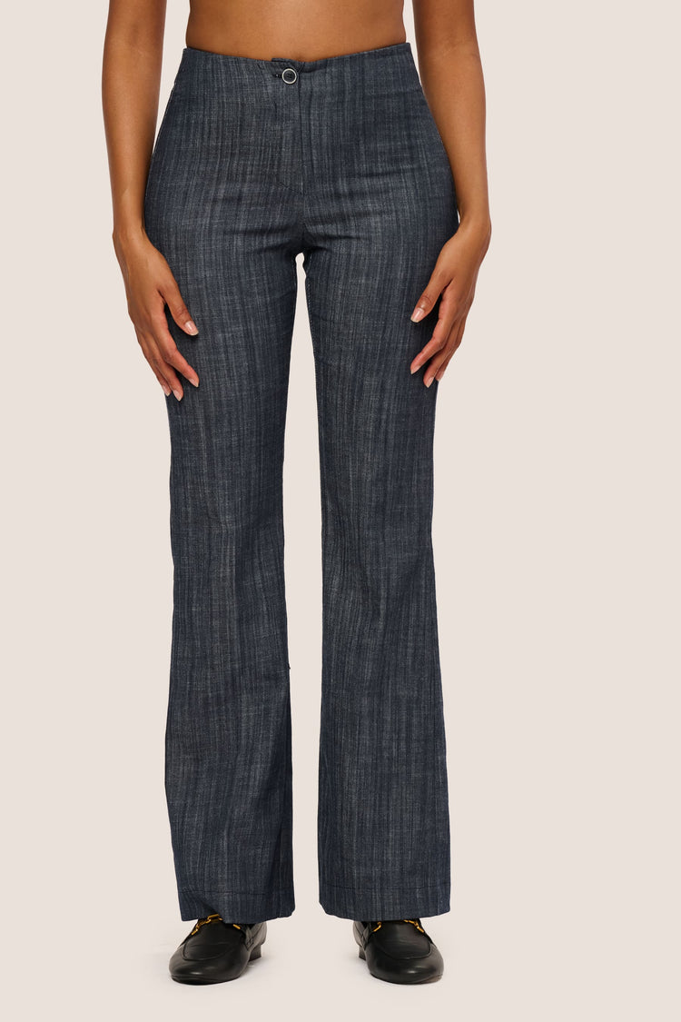 Pantaloni svasati effetto denim