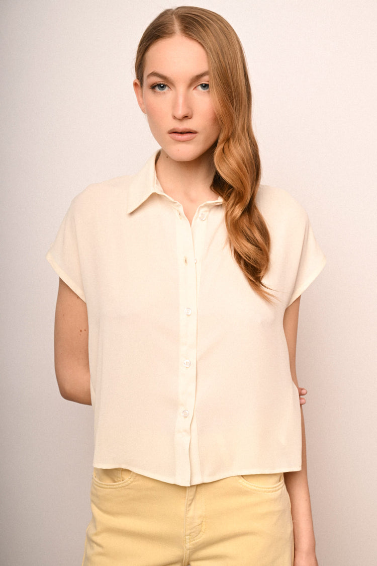 Camicia con maniche ad aletta