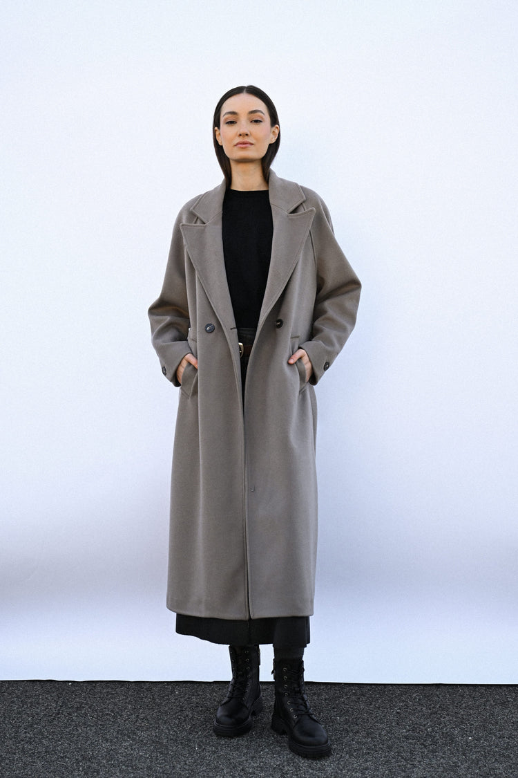 Cappotto lungo doppiopetto con cintura