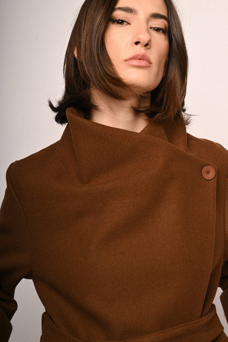 Cappotto corto con cintura