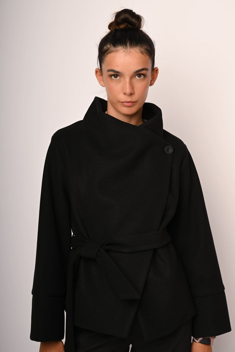 Cappotto corto con cintura