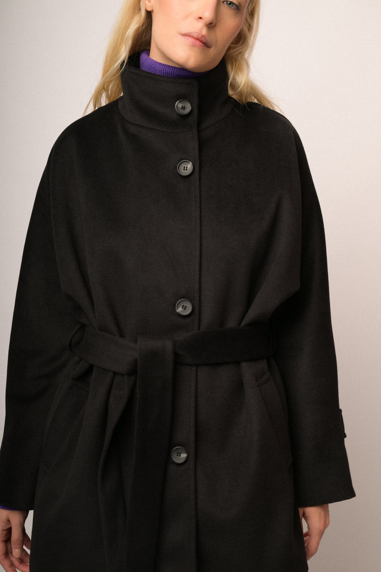 Cappotto collo coreano e cintura