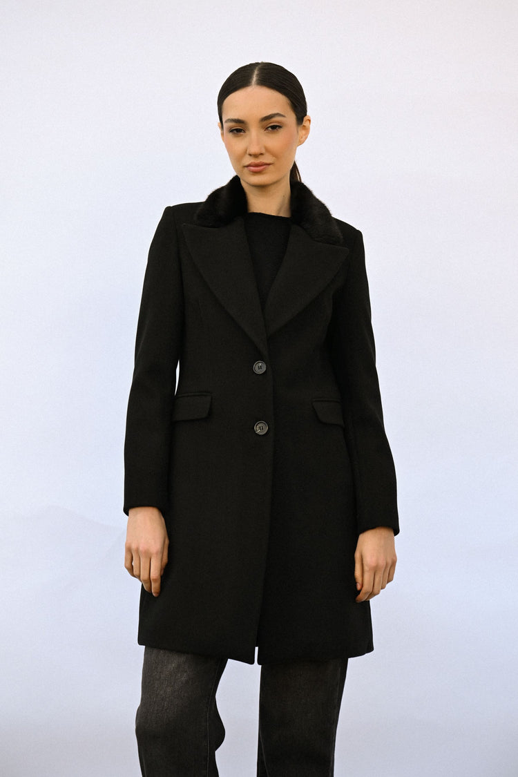 Cappotto monopetto con collo in faux fur