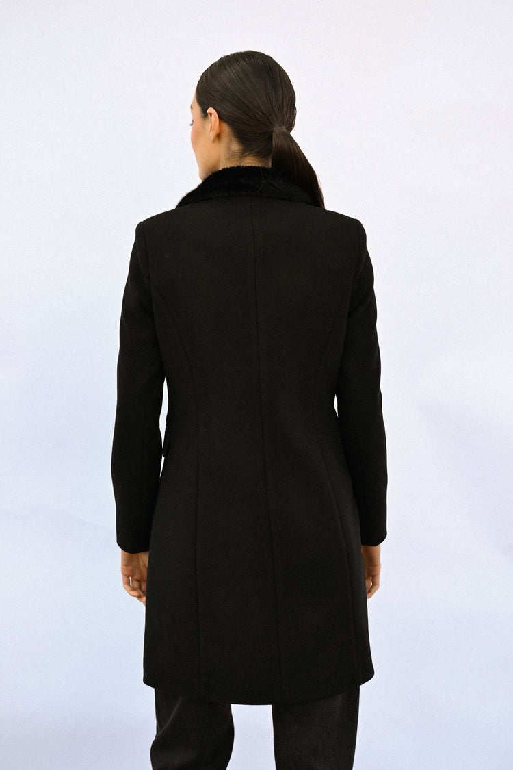 Cappotto monopetto con collo in faux fur