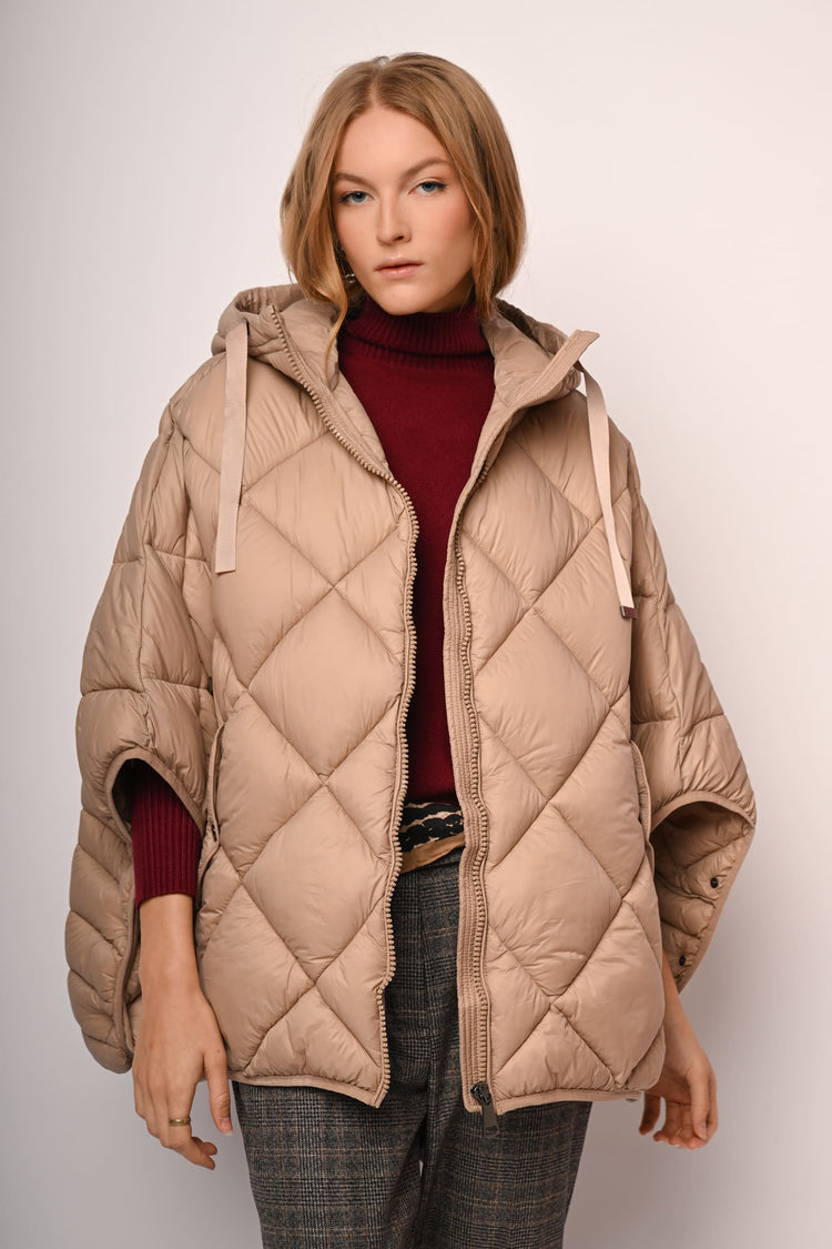 Piumino oversize a cappa