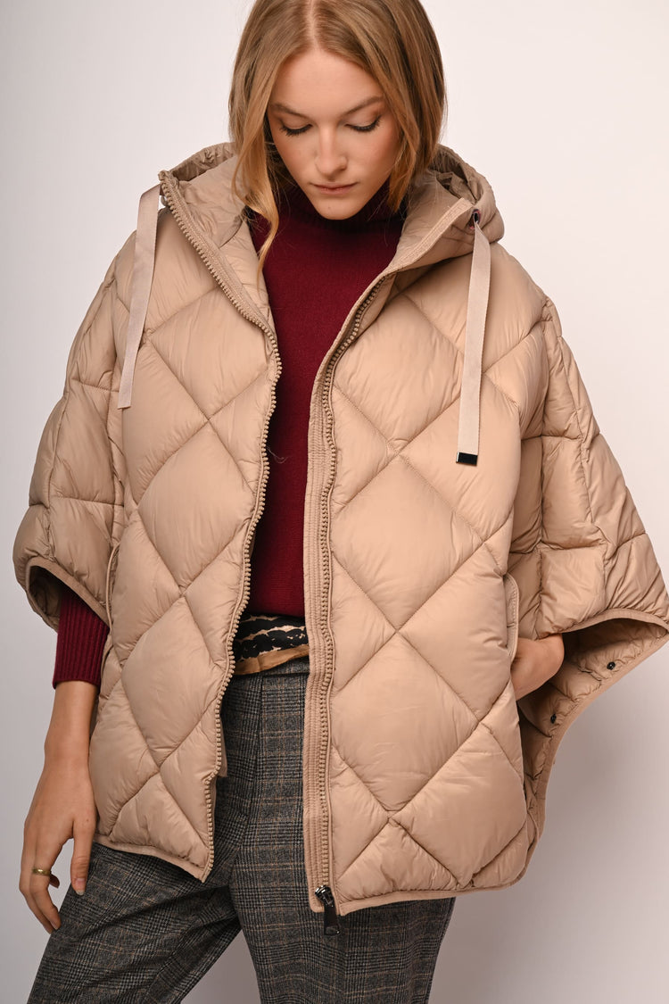 Piumino oversize a cappa