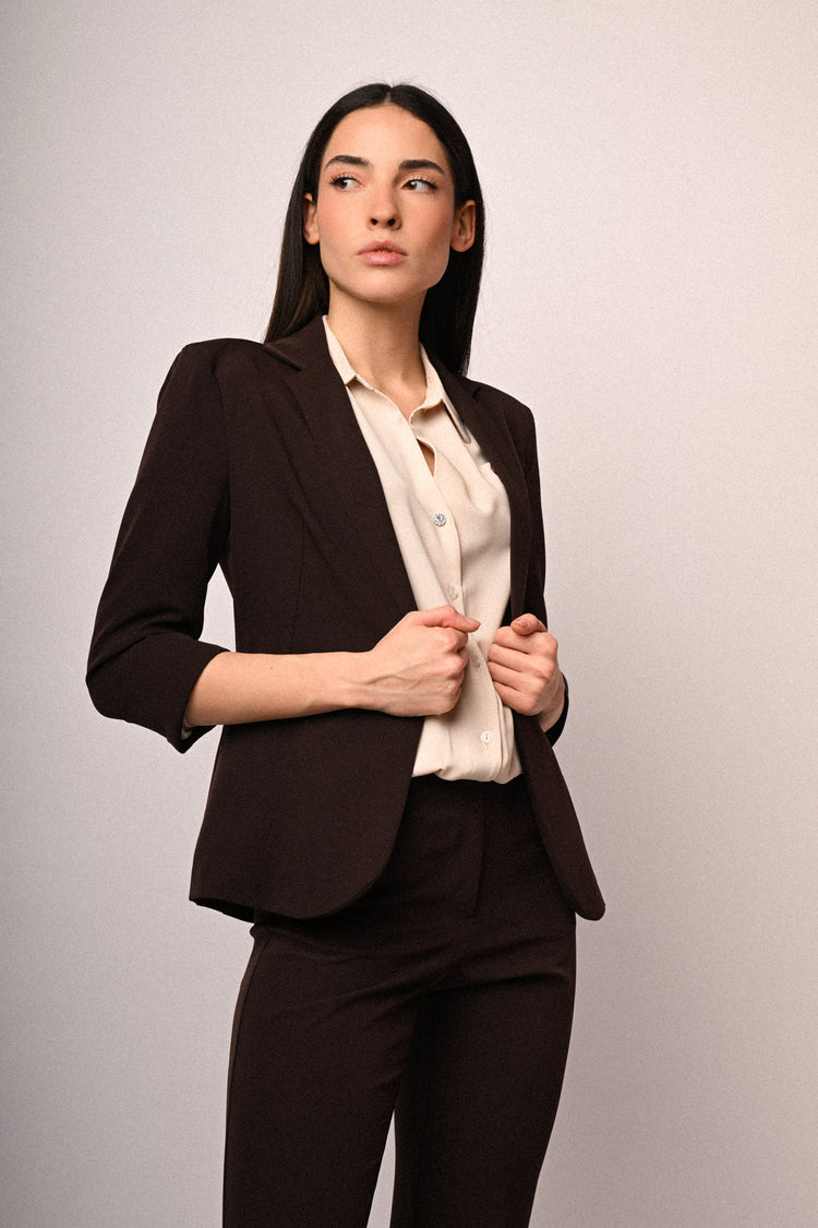 Blazer monopetto cioccolato con maniche crop