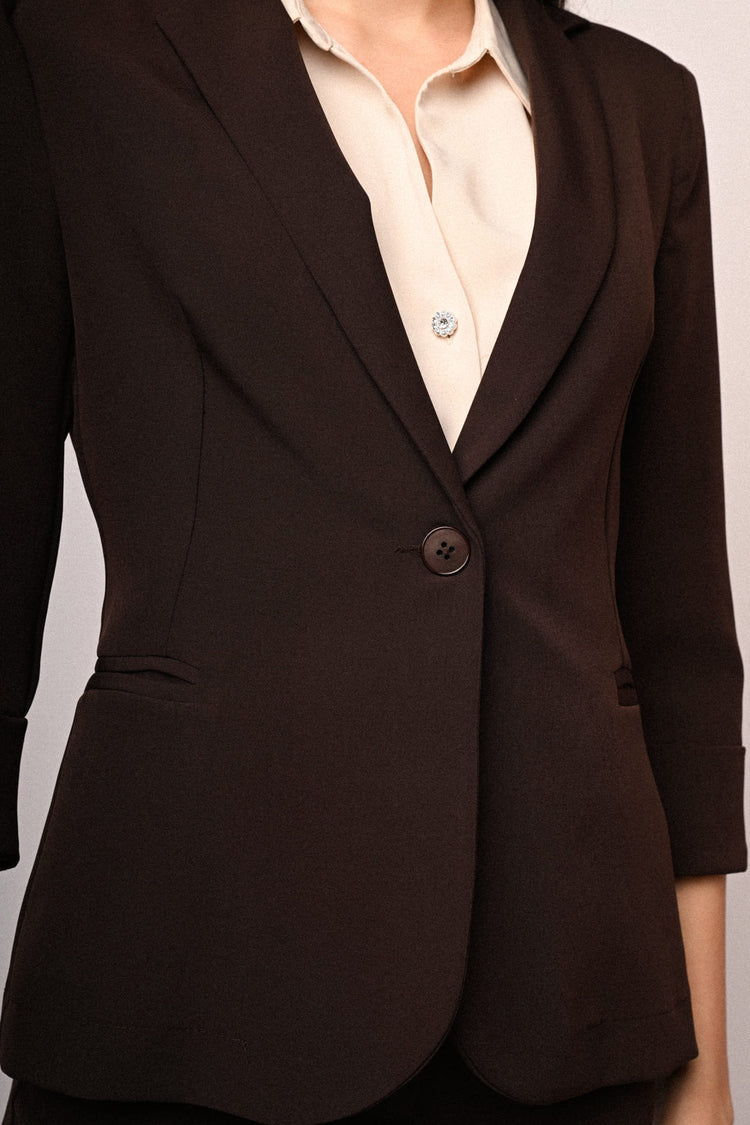 Blazer monopetto cioccolato con maniche crop