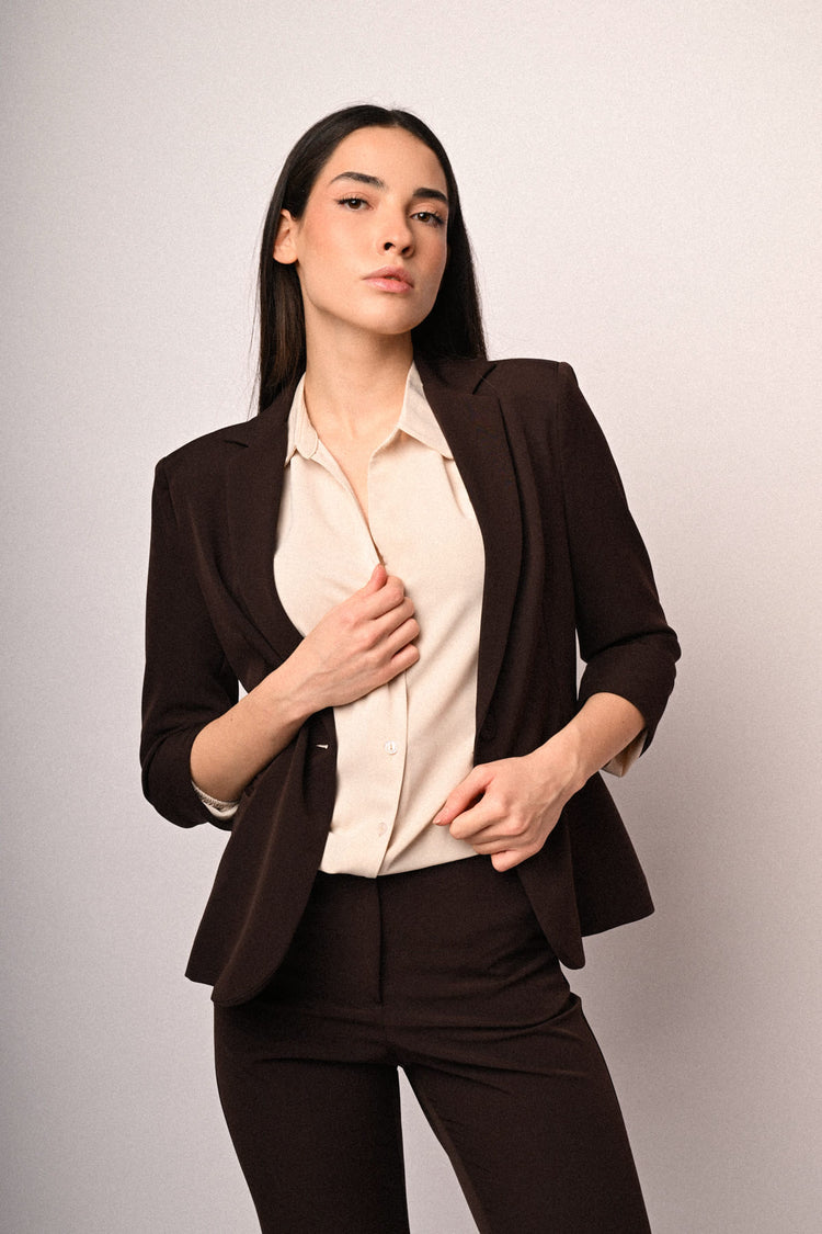 Blazer monopetto cioccolato con maniche crop