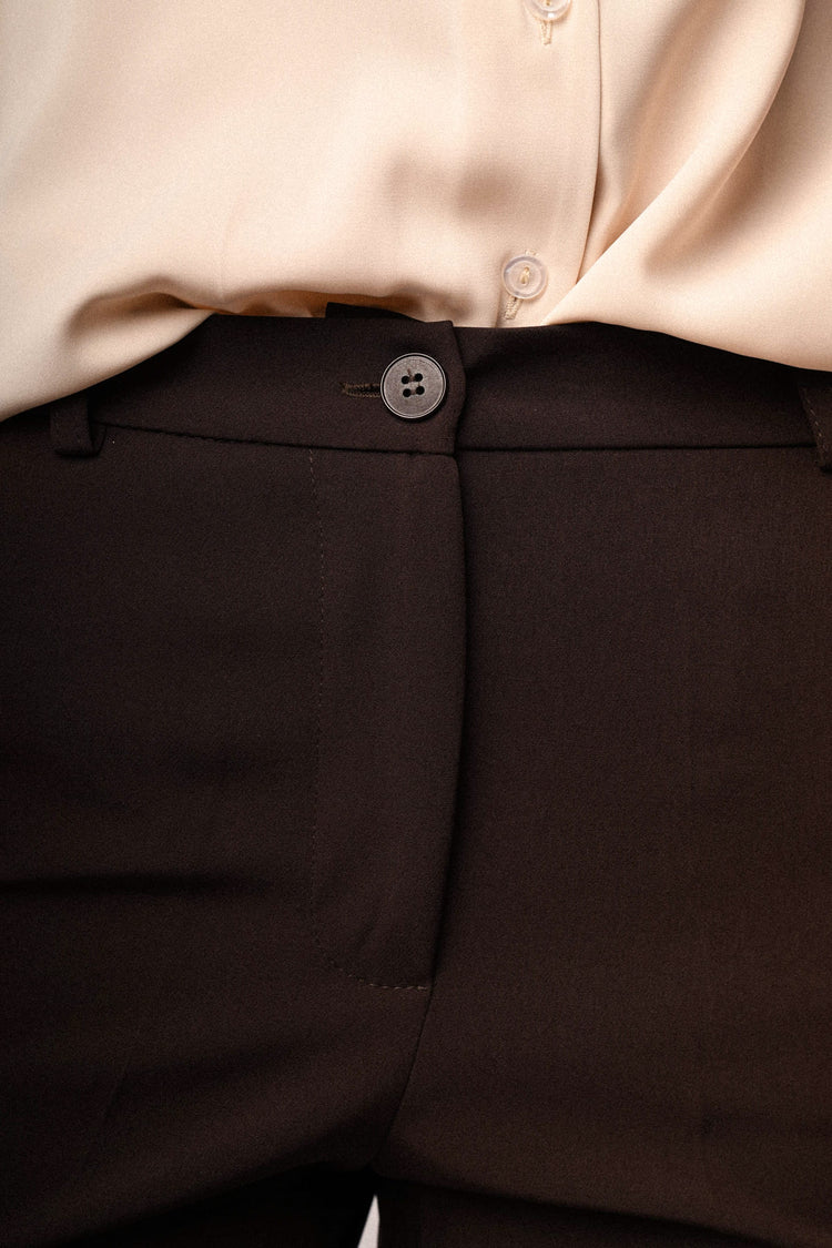 Pantaloni a gamba svasata cioccolato