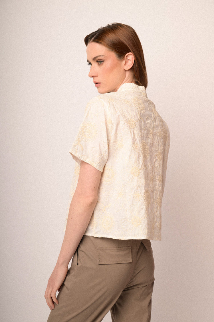 Camicia ricami fiori