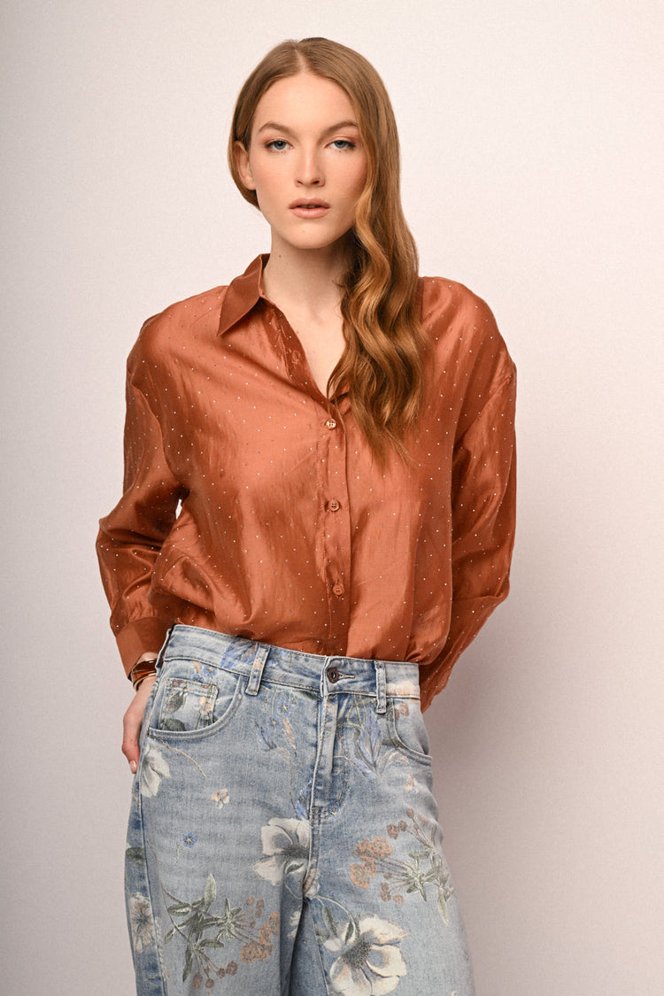Camicia in organza con mini borchie