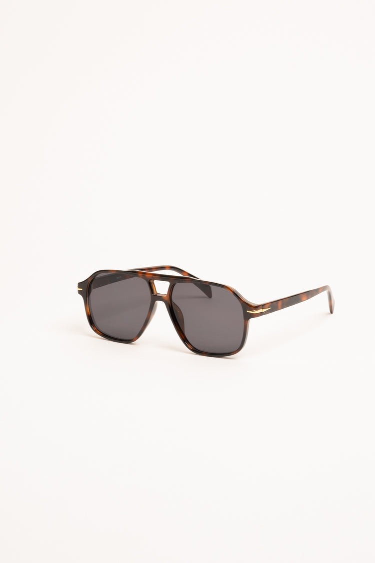 Occhiale da sole stile aviatore effetto tartarugato marrone