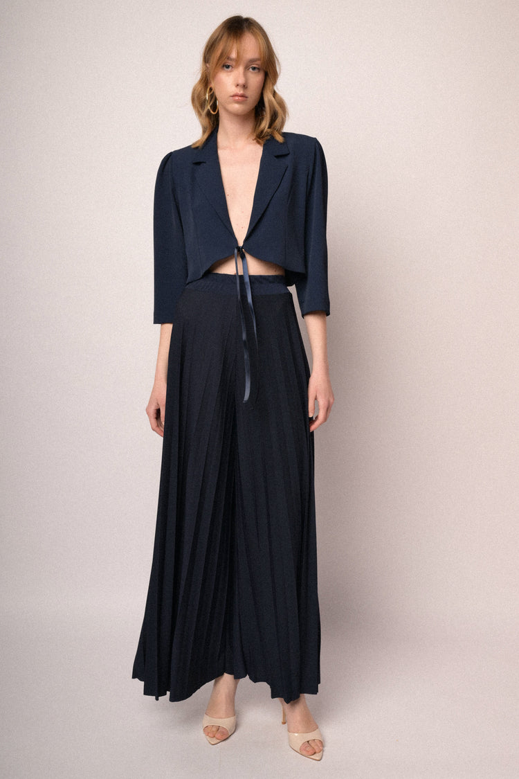 Blazer crop blu con nastri da annodare