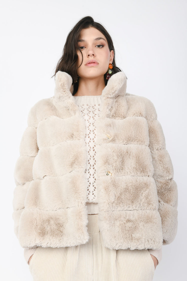 Giacca corta in faux fur