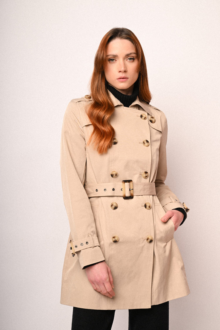 Trench doppiopetto beige con cintura