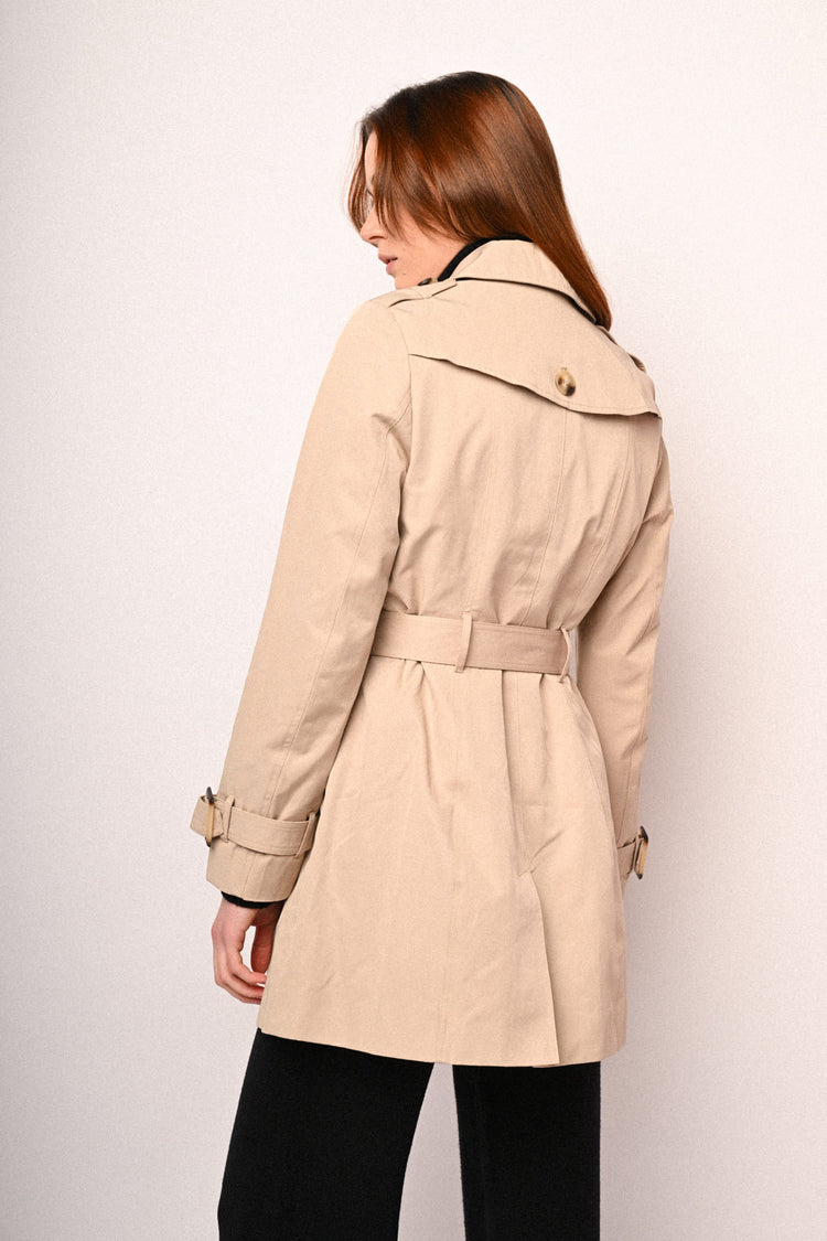 Trench doppiopetto beige con cintura