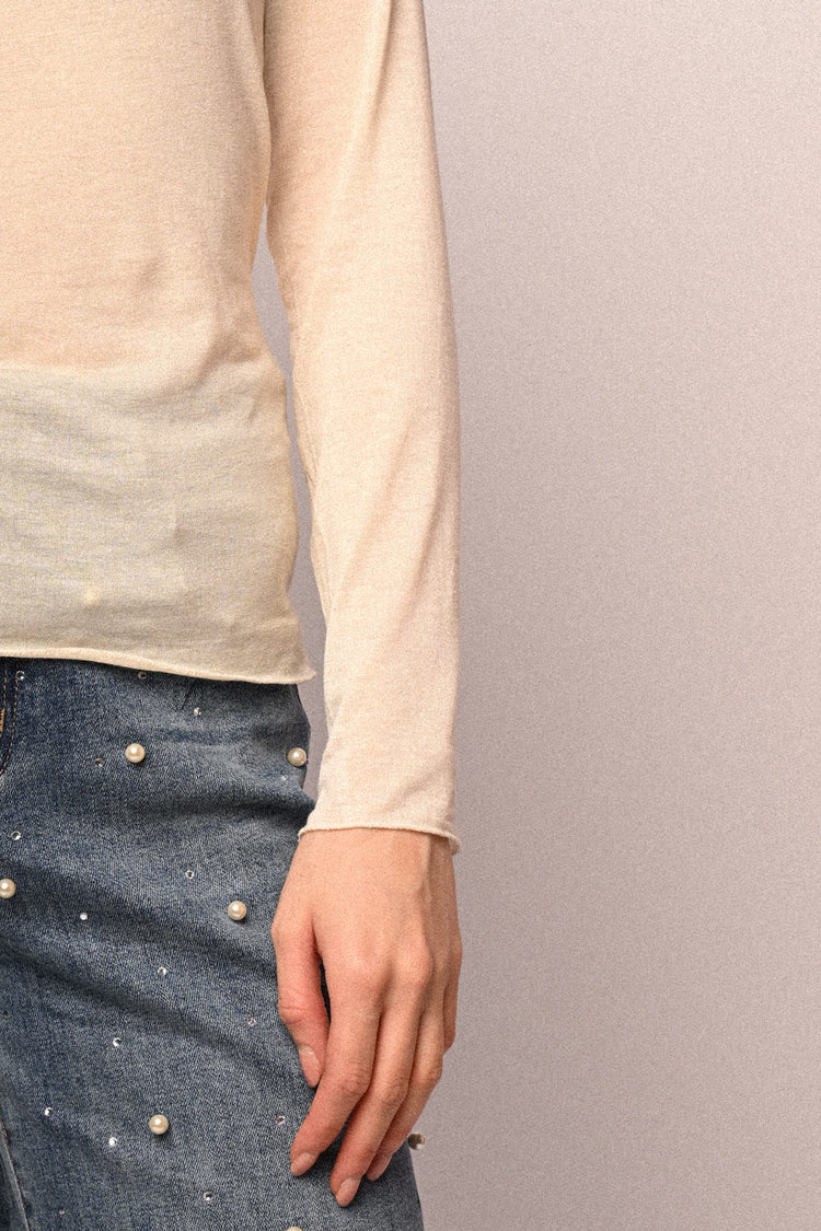 Top basic con scollo a barchetta