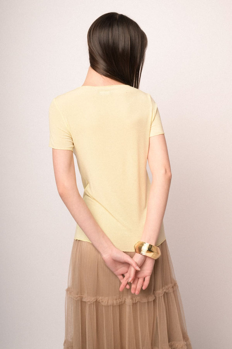 T-shirt in viscosa e seta giallo burro