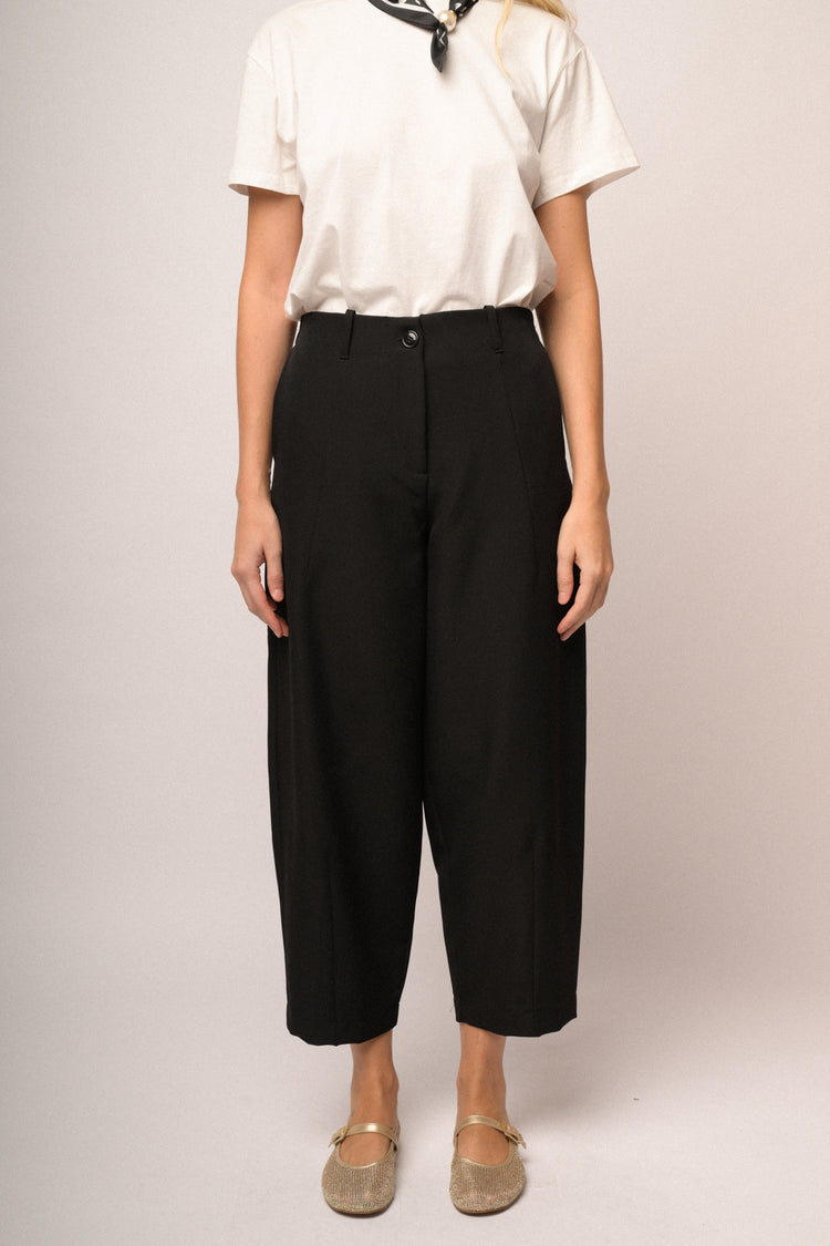 Pantaloni carrot
