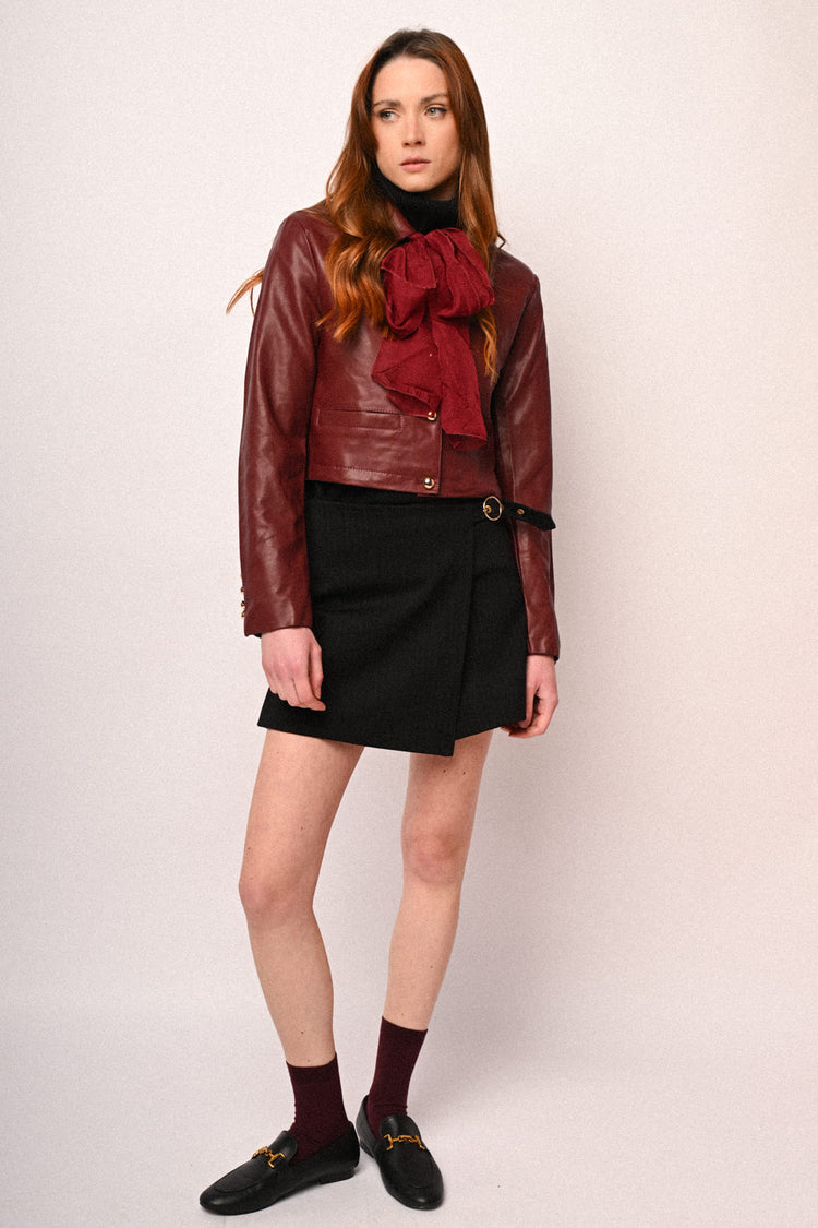 Giacca in similpelle con foulard