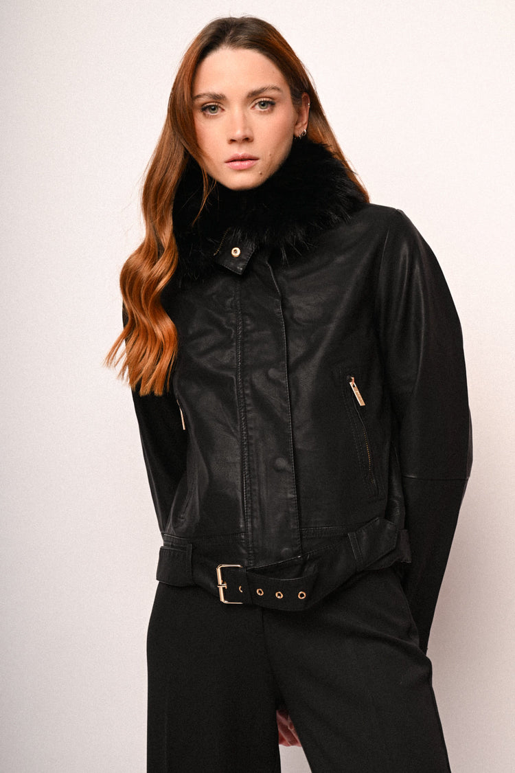 Giacca in similpelle con collo in faux fur