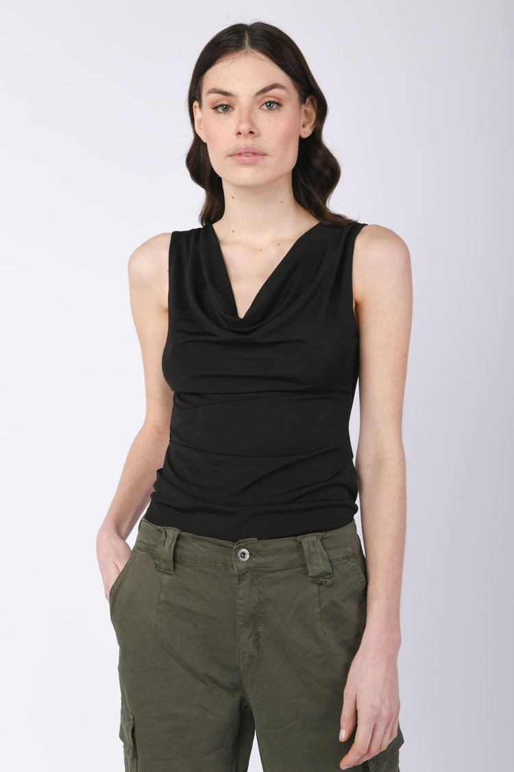 Top con collo ad anello