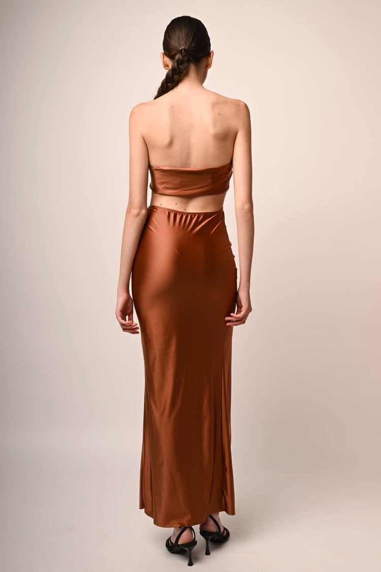 Abito lungo in raso con cut-out