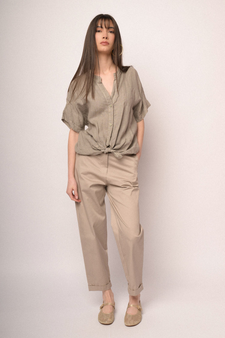 Camicia in lino kaki con nodo
