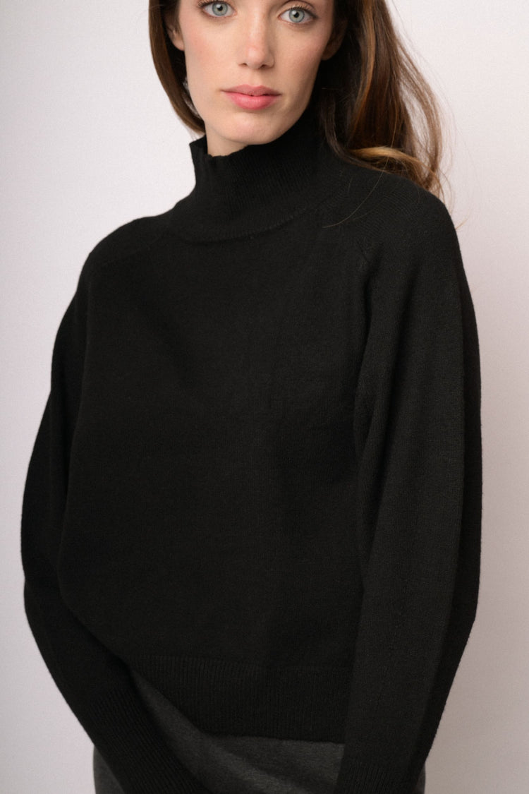 Maglia over a lupetto nera