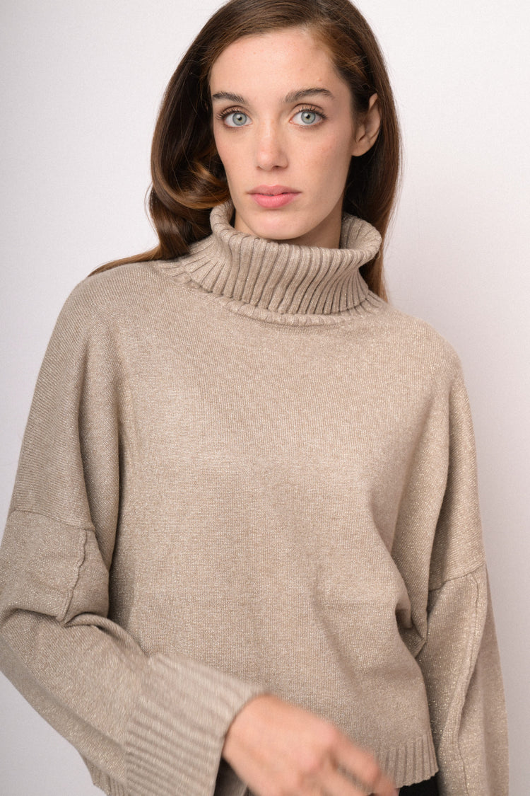 Maglia lurex a collo alto tortora