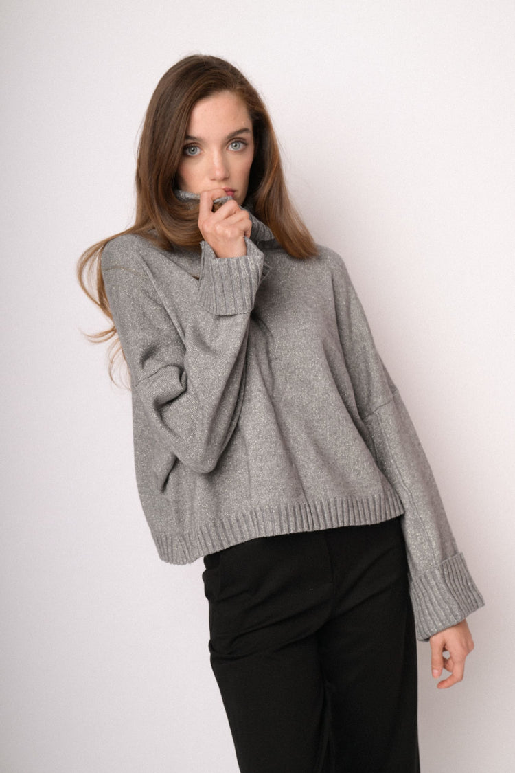 Maglia lurex a collo alto grigia