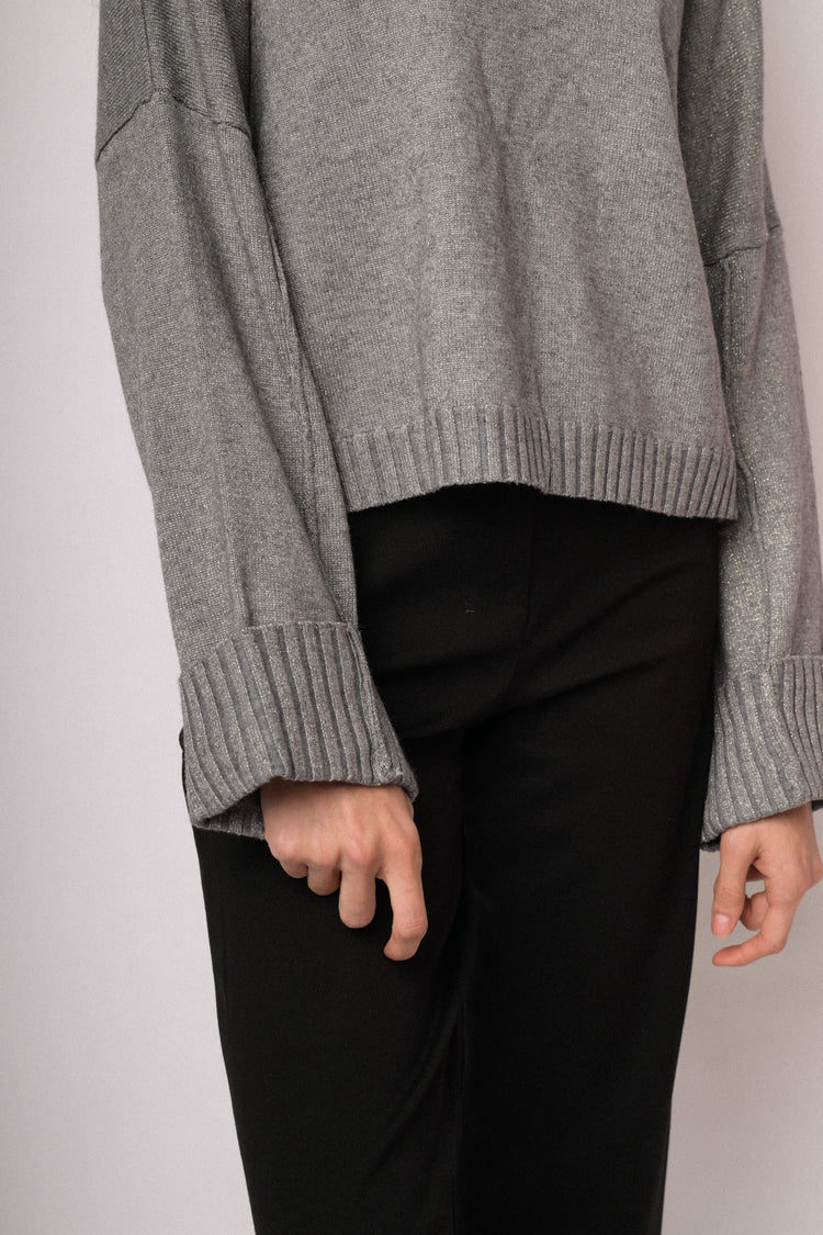 Maglia lurex a collo alto grigia