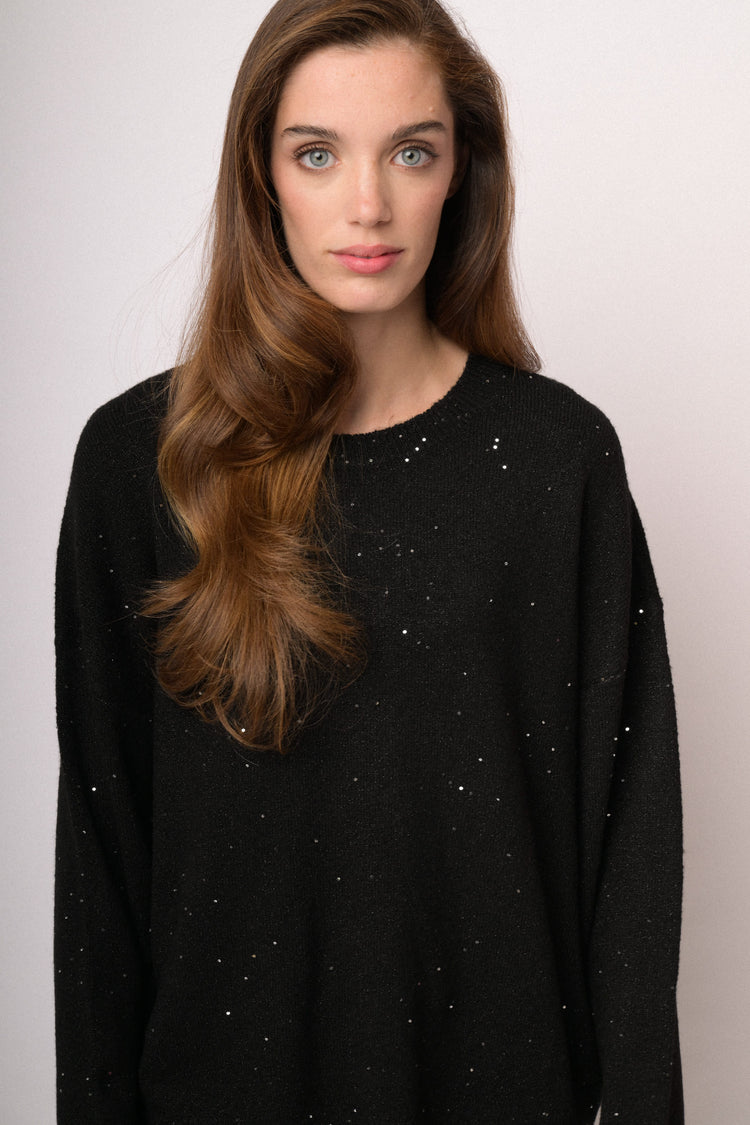 Maglia over con paillettes nera