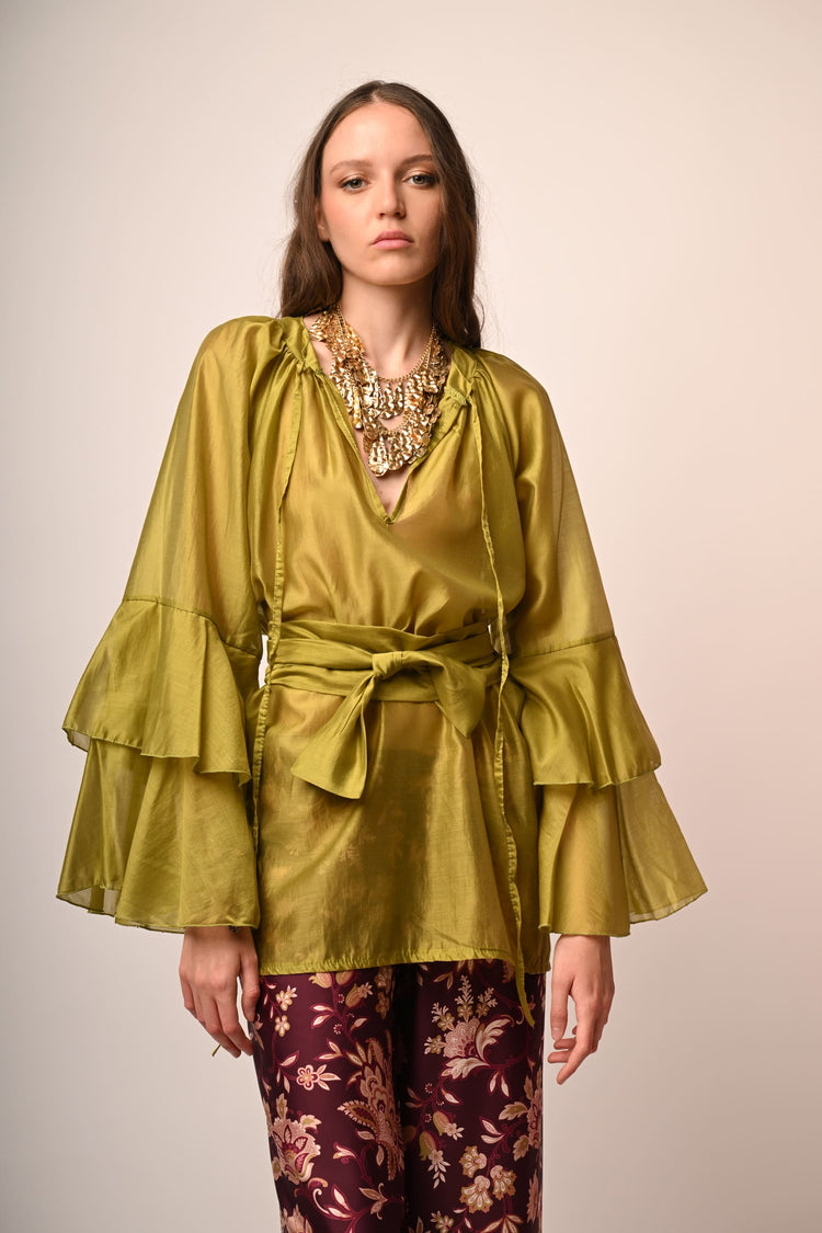 Blusa in mussola con volants