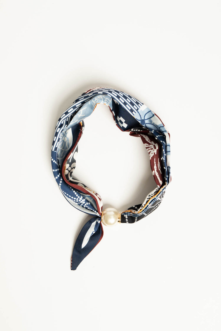 Foulard collana fiore e cachemire