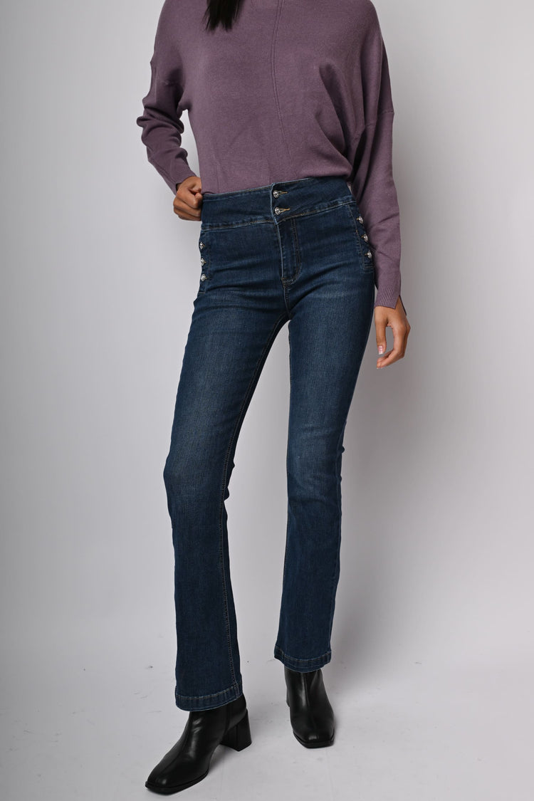 Jeans svasati con bottoni