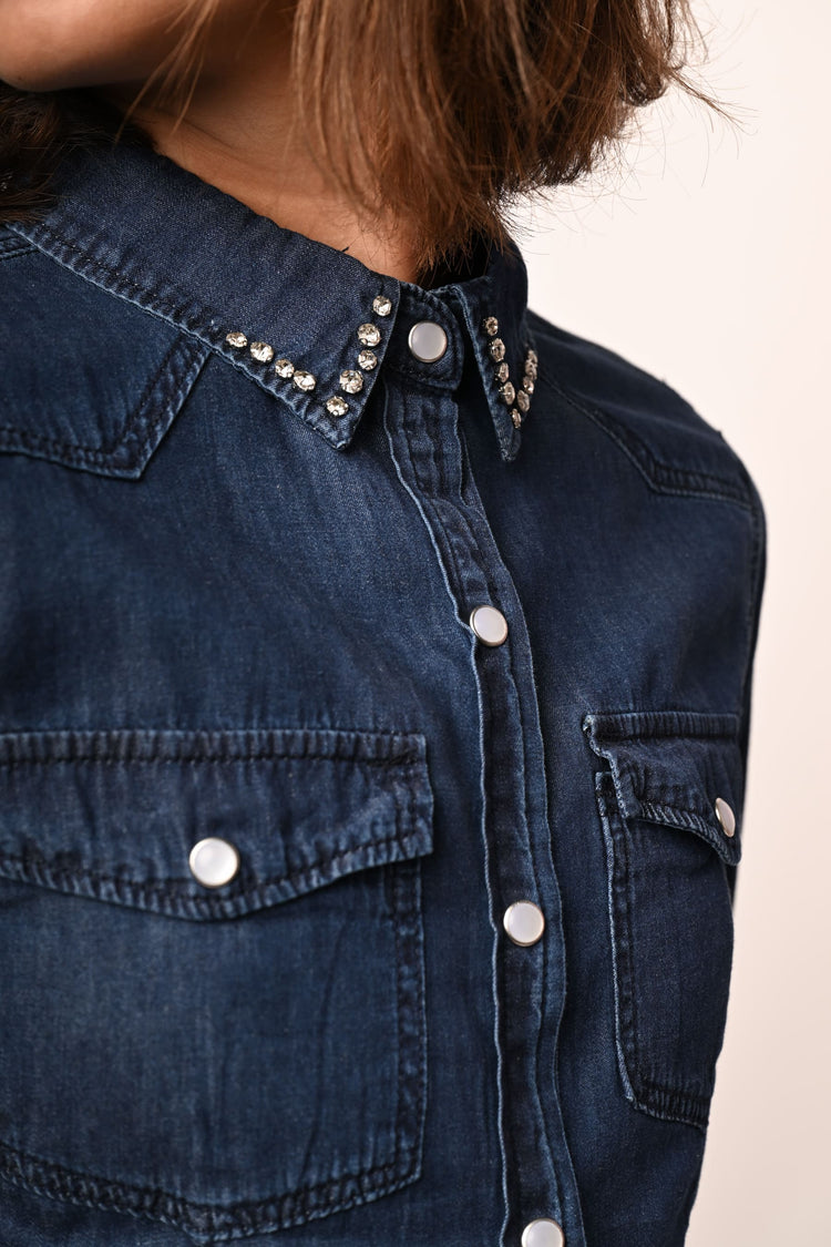 Camicia in denim con strass al colletto