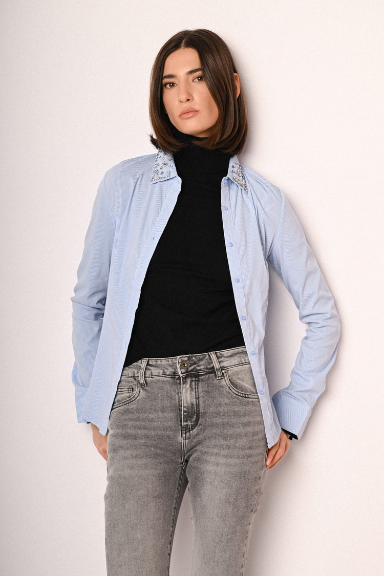 Camicia a righe con strass sul colletto