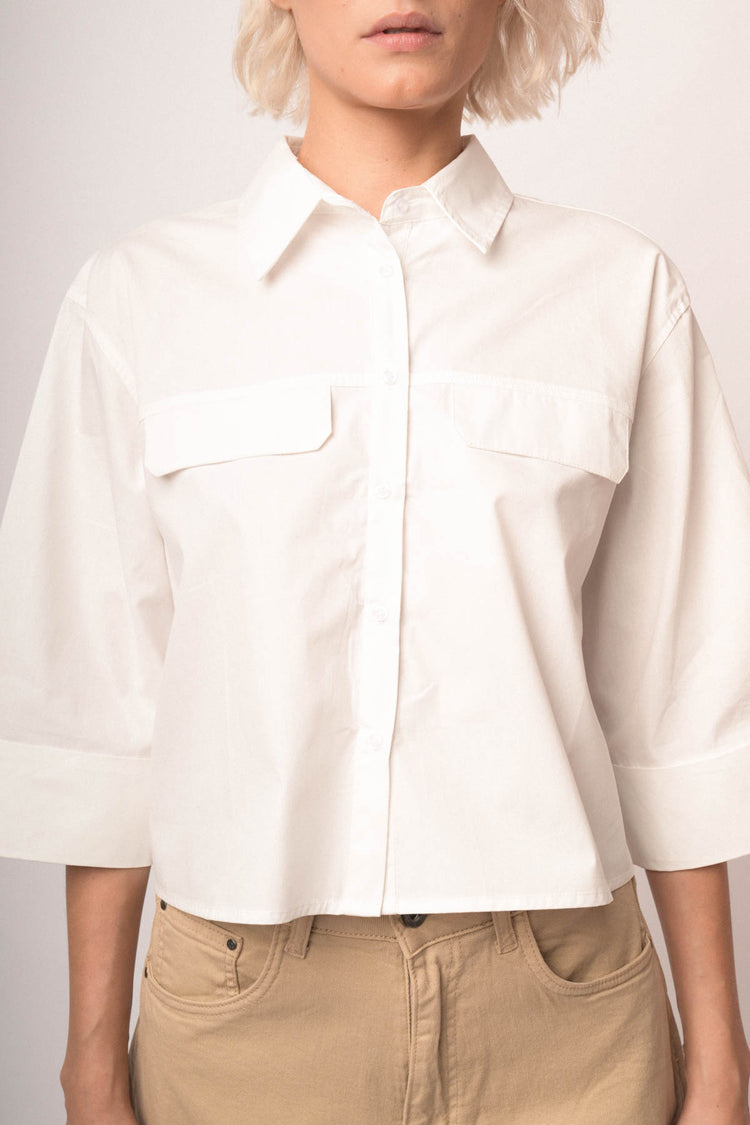 Camicia boxy e crop in cotone bianco