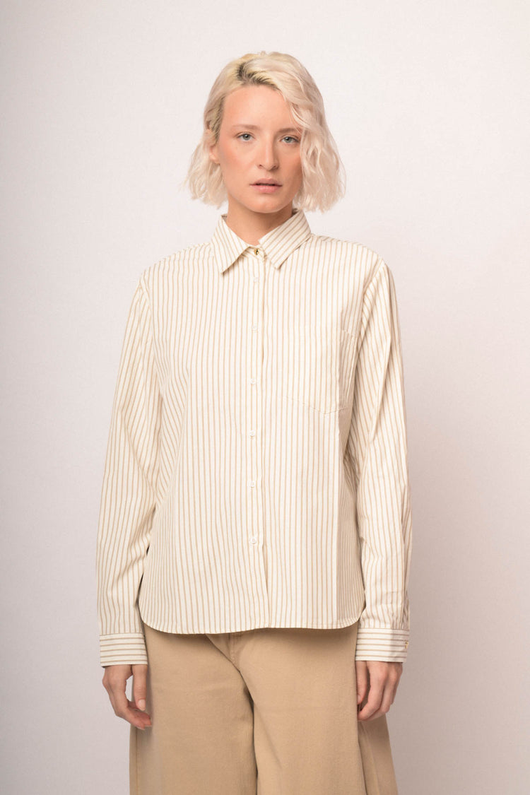 Camicia con bottone cuore righe