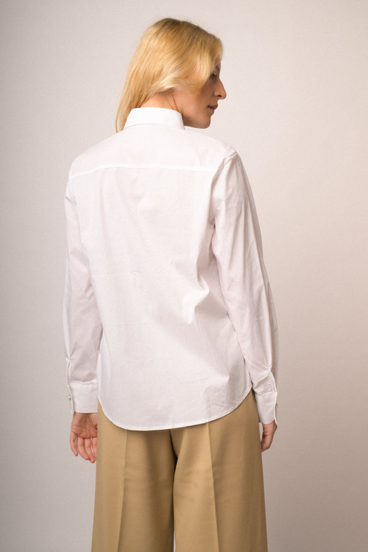 Camicia over con bottoni preziosi