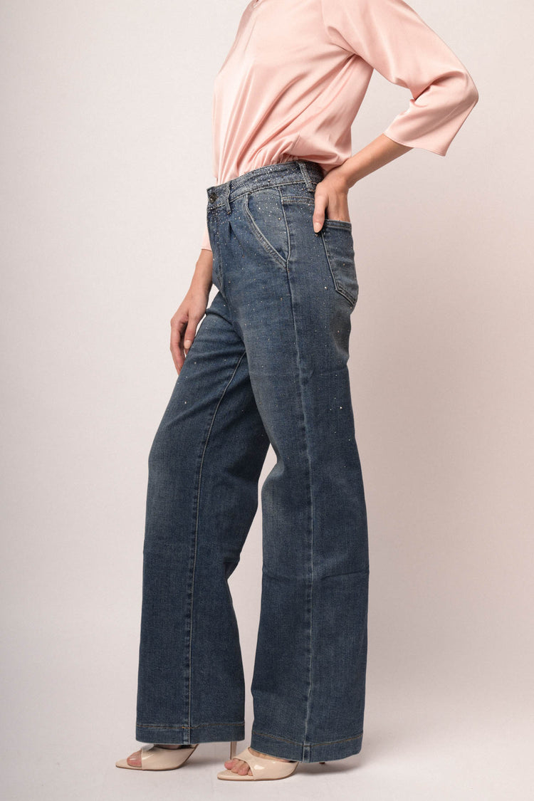 Jeans palazzo con pince e strass