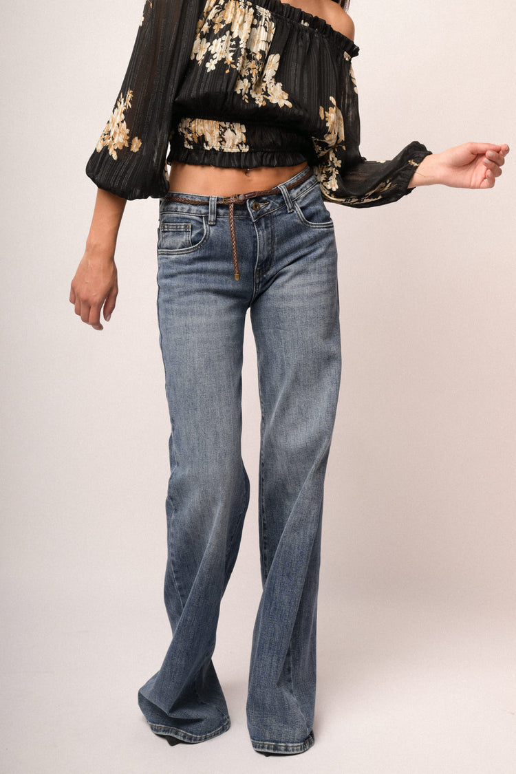 Jeans palazzo chiaro cintura