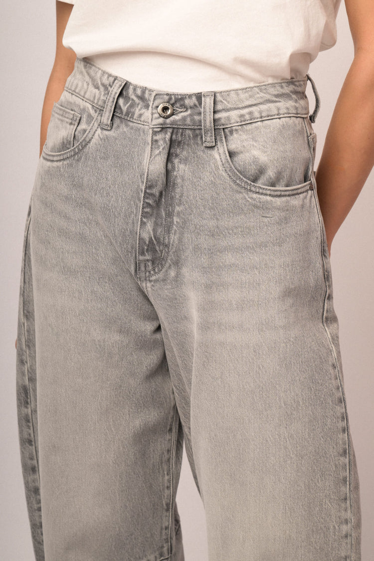 Jeans Barrel in denim grigio