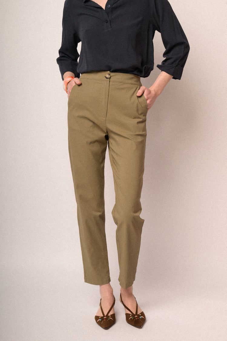 Pantaloni a vita alta con gamba dritta verde oliva