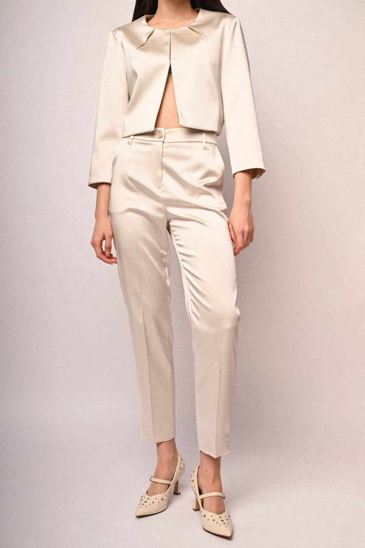 Pantaloni in raso con bottone gioiello